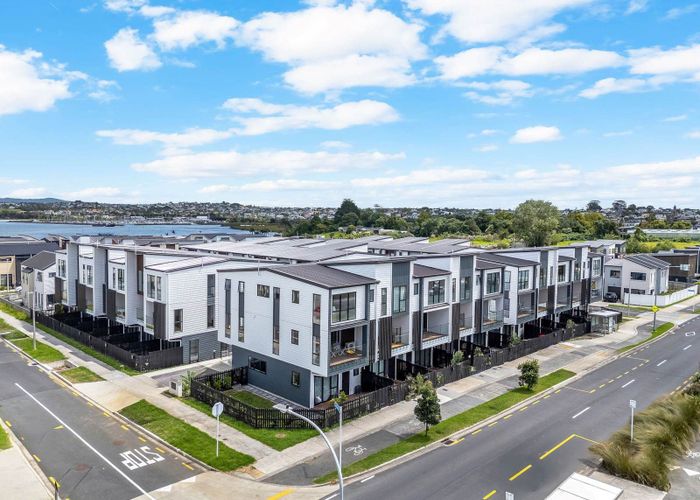  at 7A Coast Garden Drive, Hobsonville, Waitakere City, Auckland