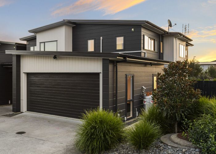  at 1/60 Hayfield Way, Karaka, Papakura