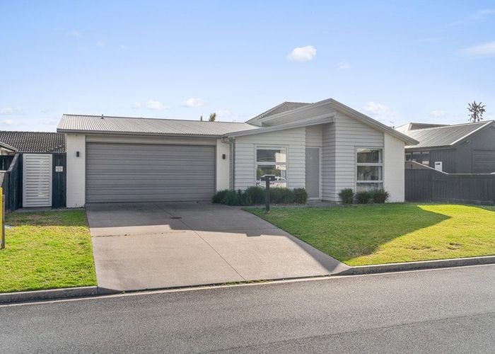  at 17 Huanui Close, Papamoa Beach, Tauranga, Bay Of Plenty
