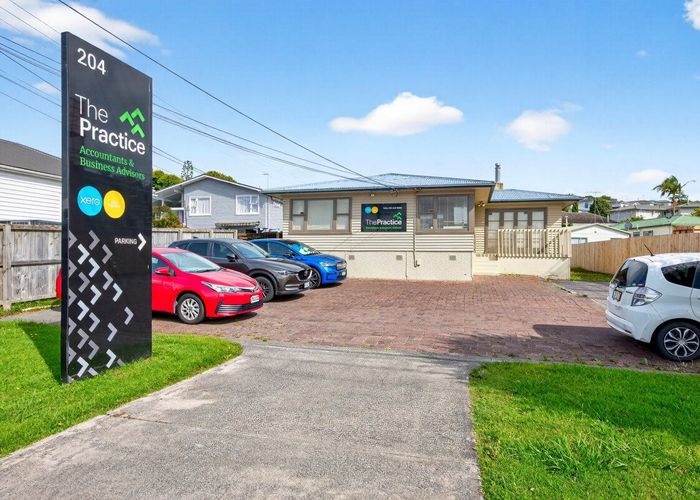  at 204 Archers Road, Wairau Valley, North Shore City, Auckland