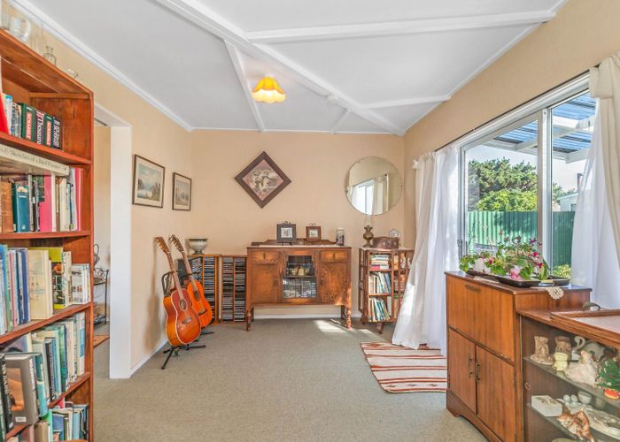  at 32 Muapoko Street, Himatangi Beach