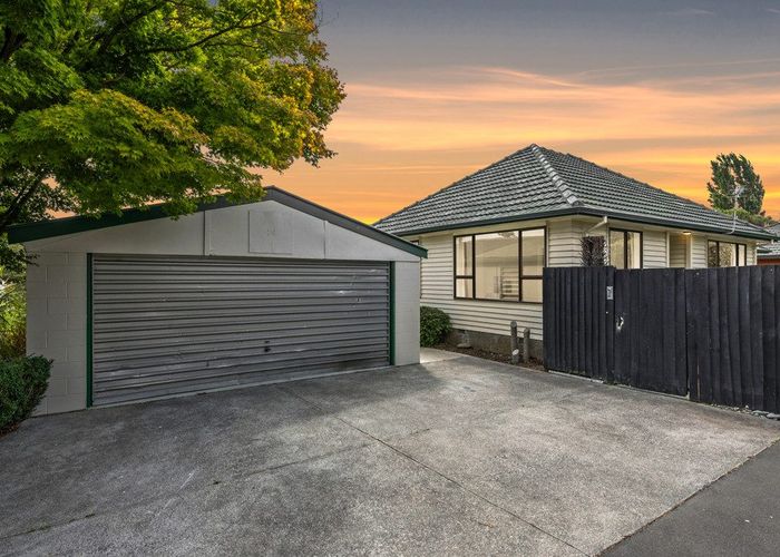  at 97 Winters Road, Redwood, Christchurch