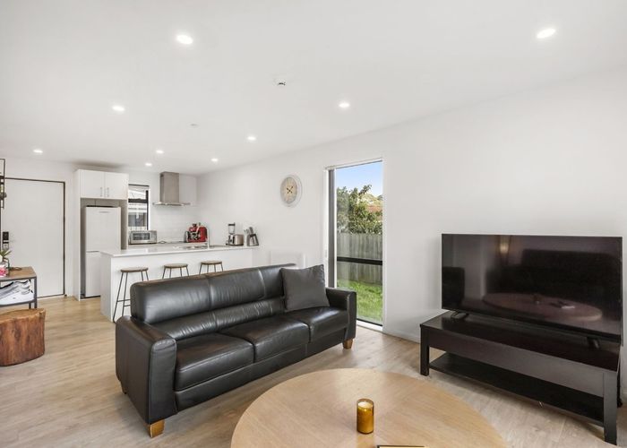  at 7/60 Hepburn Road, Glendene, Auckland