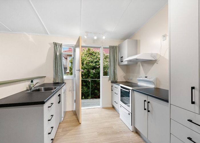  at 6 Weir Street, Green Island, Dunedin
