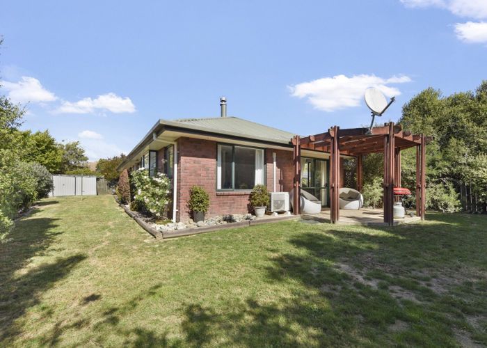  at 39 Lord Auckland Road, Wakefield