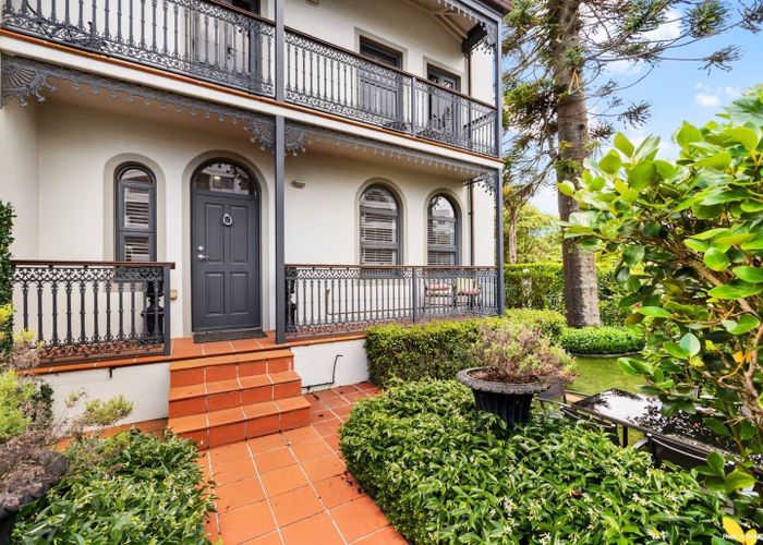  at 1/177 Hurstmere Road, Takapuna, Auckland