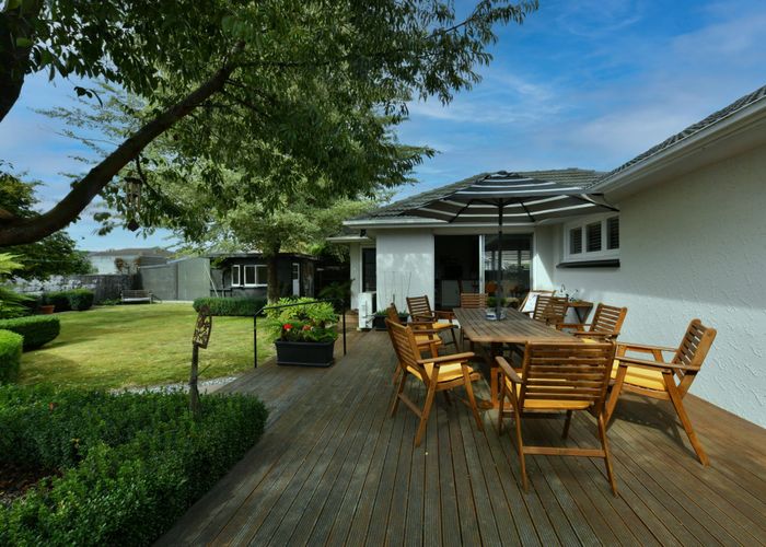  at 19 Middlepark Road, Sockburn, Christchurch