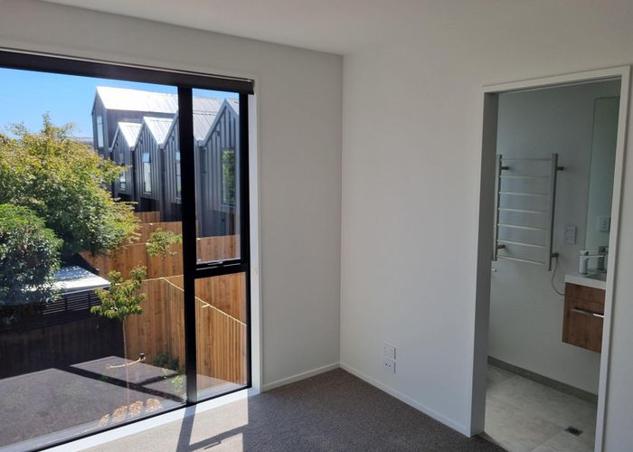  at 2/24 Devonport Lane, Merivale, Christchurch City, Canterbury