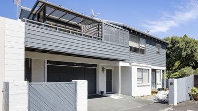  at 3/26 Manly Esplanade, Browns Bay, Auckland