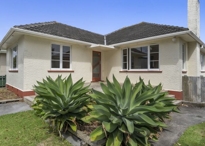  at 32 Doone Street, Lynmouth, New Plymouth