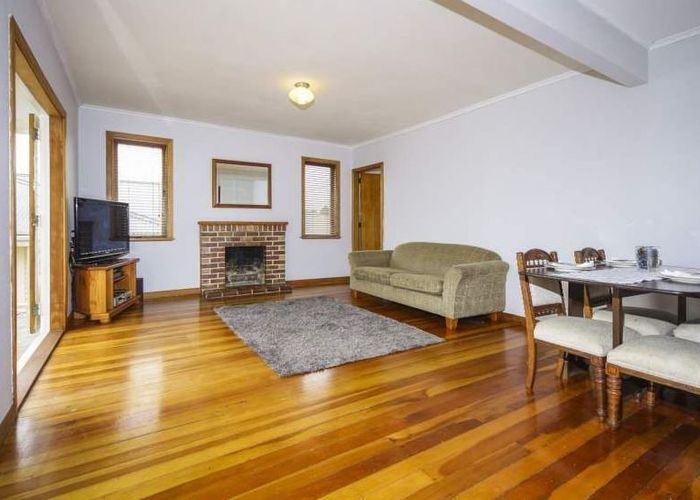 at 6 Maui Street, New Lynn, Auckland