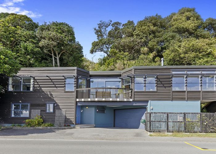  at 445 Marine Drive, Mahina Bay, Lower Hutt