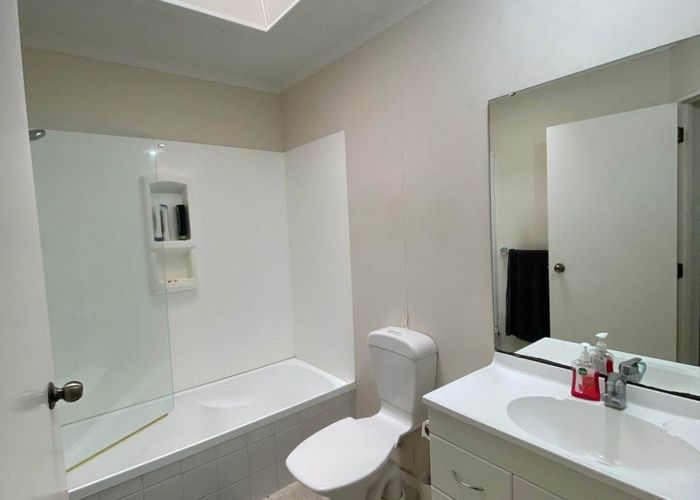  at 17 Ashland Place, Weymouth, Manukau City, Auckland
