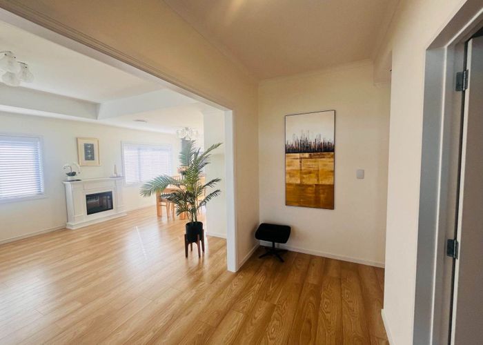  at 9 Walter Haddrell Crescent, Dannemora, Manukau City, Auckland