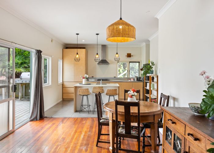  at 2/73 Keegan Drive, Massey, Waitakere City, Auckland