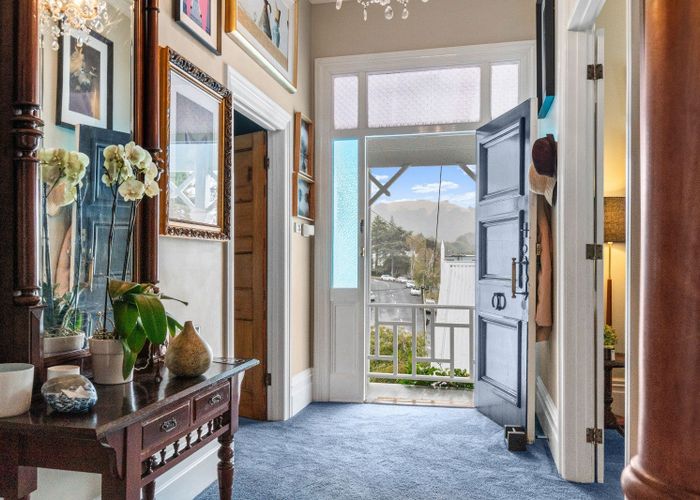  at 33 Windmill Road, Mount Eden, Auckland