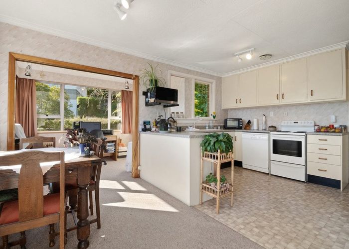  at 87 Kaikorai Valley Road, Glenross, Dunedin