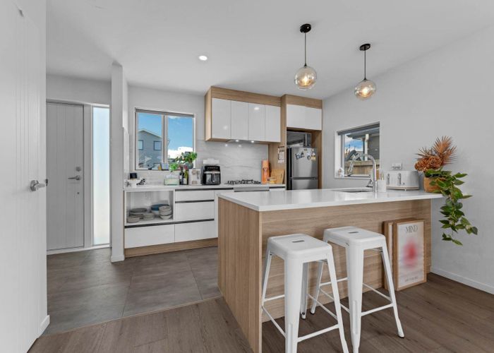  at 9 Freshland Drive, Flat Bush, Manukau City, Auckland