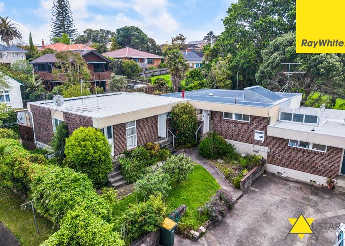  at 2/14 Cezanne Place, New Lynn, Waitakere City, Auckland