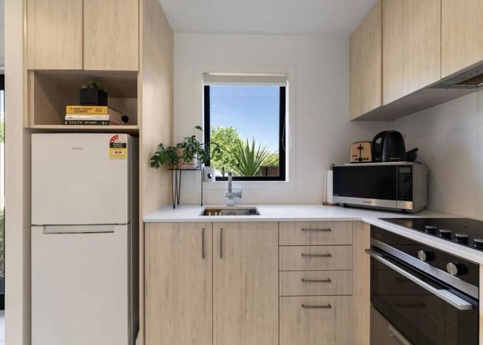  at 6/102 Millbrook Road, Henderson, Waitakere City, Auckland