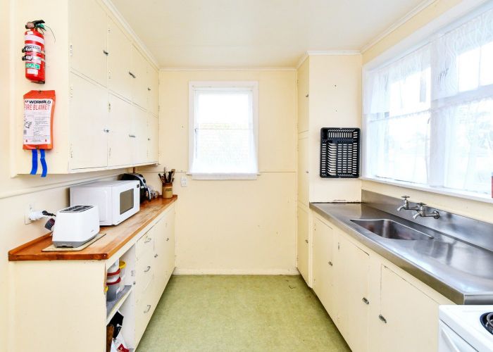  at 16 Emere Place, Meremere
