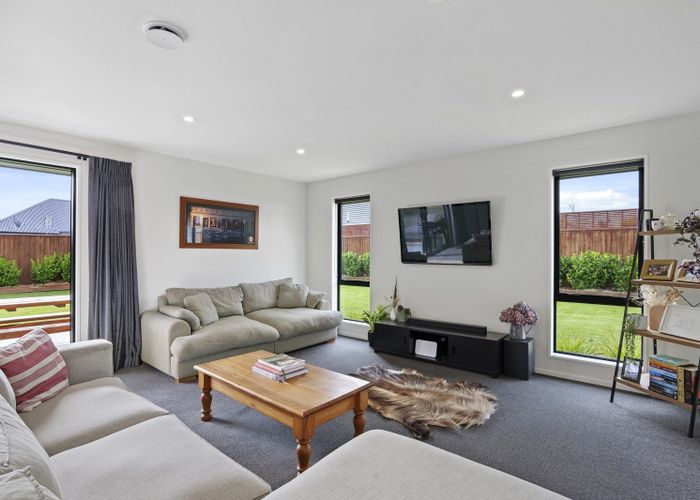  at 25 Newbrook Terrace, Darfield, Darfield