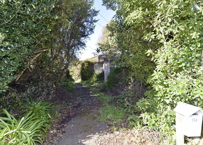  at 126 Avonhead Road, Avonhead, Christchurch City, Canterbury