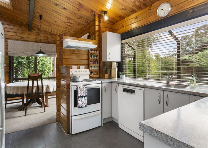  at 4 Kaurimu Rise, Titirangi, Auckland