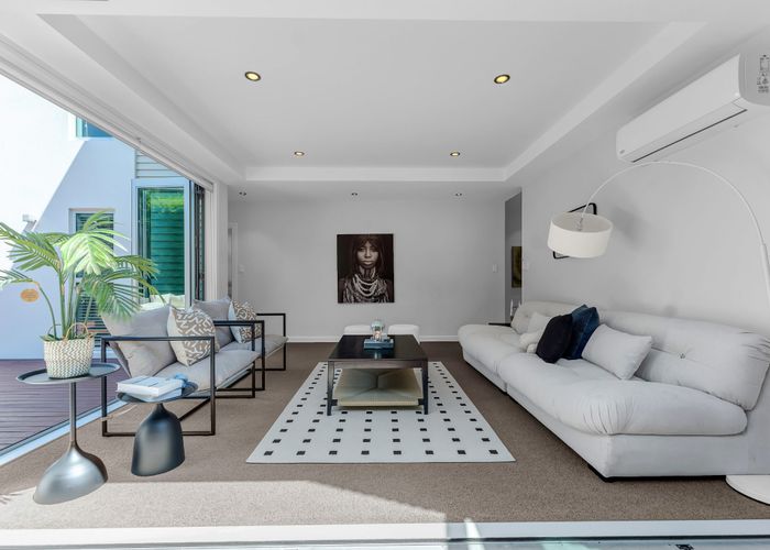  at 60 Gracechurch Drive, Flat Bush, Auckland