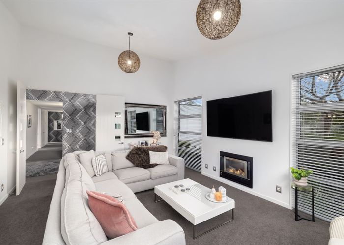 at 52 Glen Oaks Drive, Northwood, Christchurch