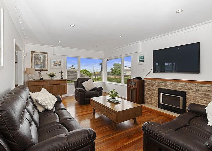  at 28 Tiroroa Avenue, Te Atatu South, Auckland