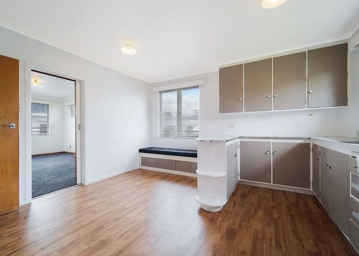  at 136 Rathgar Rd, Henderson, Waitakere City, Auckland