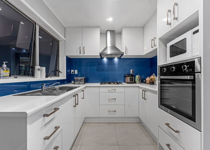  at 2/13 Lochinver Road, Papatoetoe, Manukau City, Auckland