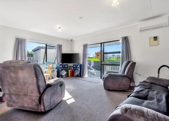  at 2/16 Southview Place, Manurewa, Manukau City, Auckland