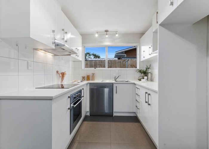  at Unit 2/34 Ballater Place, Highland Park, Manukau City, Auckland