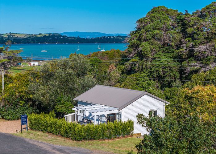  at 25 Tahatai Road, Oneroa, Waiheke Island, Auckland