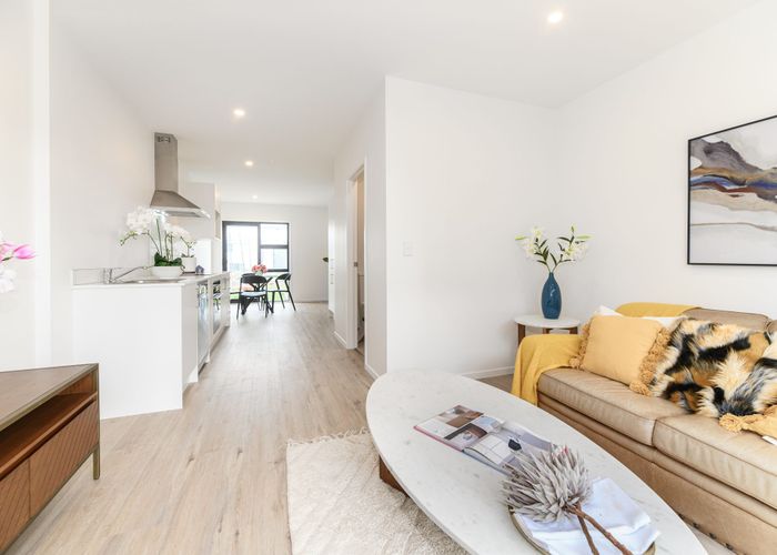  at 4/250 Great North Road, Henderson, Waitakere City, Auckland