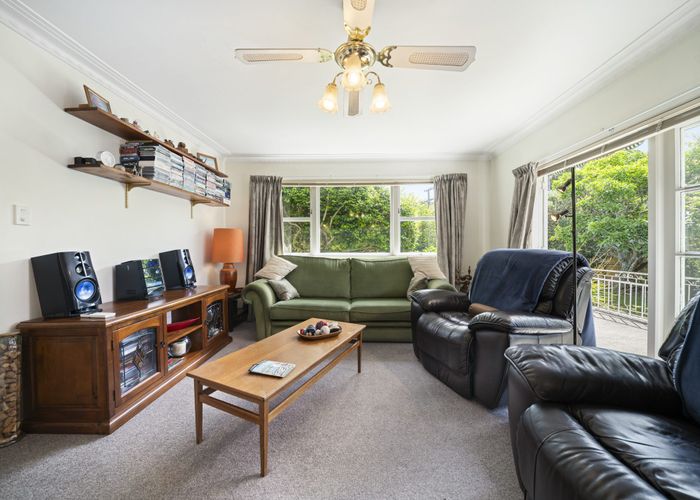  at 2 Claymore Street, Manurewa, Auckland