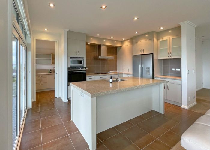  at 9 Castor Bay Road, Castor Bay, North Shore City, Auckland
