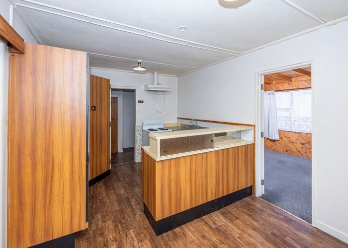  at 81 Cameron Road, Hamilton East, Hamilton