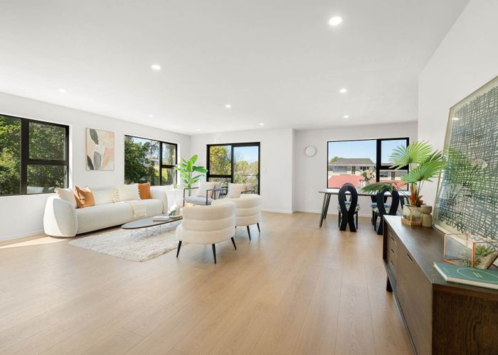  at Lot 1, 9 Murvale Drive, Bucklands Beach, Manukau City, Auckland