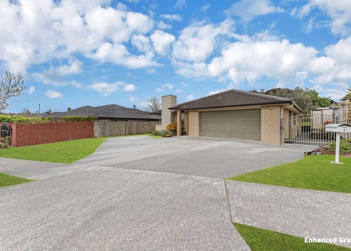  at 4 Fairford Avenue, Henderson, Waitakere City, Auckland