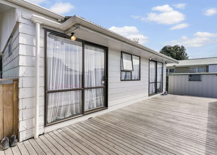  at 10 Lomas Place, Manurewa, Manukau City, Auckland