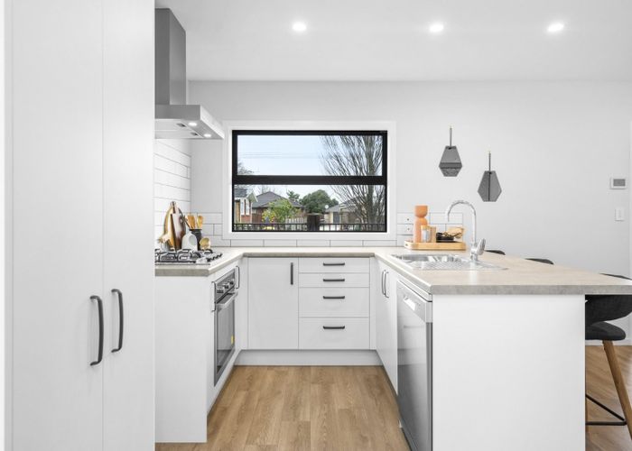  at 2/4 Cotton Street, Beerescourt, Hamilton, Waikato