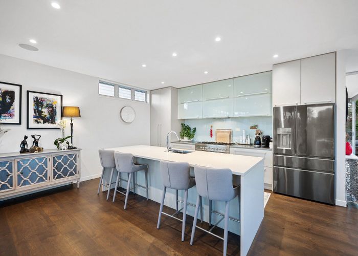  at 2/2A Earnoch Avenue, Takapuna, North Shore City, Auckland