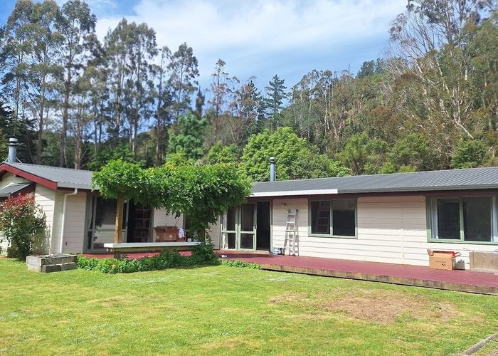  at 1083 Blue Mountains Road, Blue Mountains, Upper Hutt, Wellington