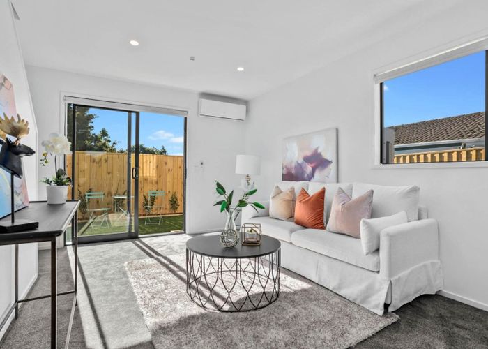  at 10/137 Tirimoana Road, Te Atatu South, Waitakere City, Auckland
