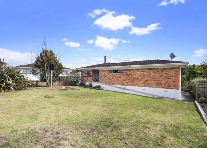 at 6 Taioma Crescent, Te Atatu Peninsula, Auckland