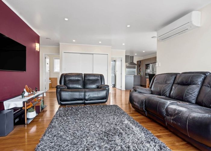 at 12 Lane Road, Weymouth, Auckland