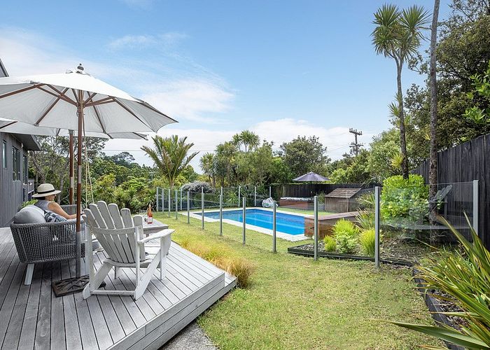  at 203 Piha Road, New Lynn